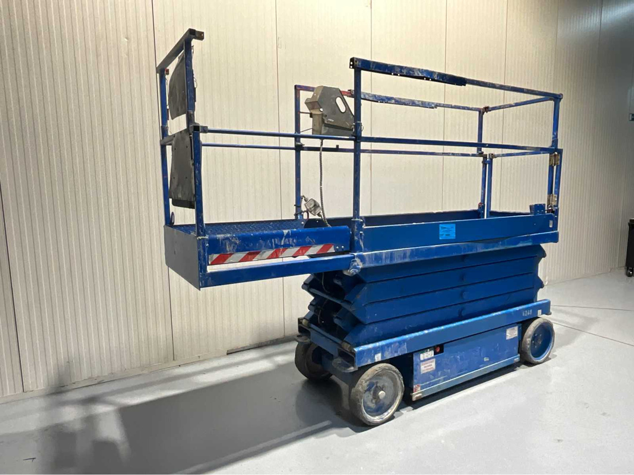 SKYJACK SJIII3226 - AERIAL PLATFORM WORKING HEIGHT 9.9M EXTENDABLE 3M, 229 HOURS - Aerial platform: picture 2 SKYJACK SJIII3226 - AERIAL PLATFORM WORKING HEIGHT 9.9M EXTENDABLE 3M, 229 HOURS - Aerial platform: picture 2