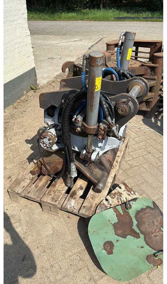 SMP 15 - Excavator bucket: picture 5 SMP 15 - Excavator bucket: picture 5