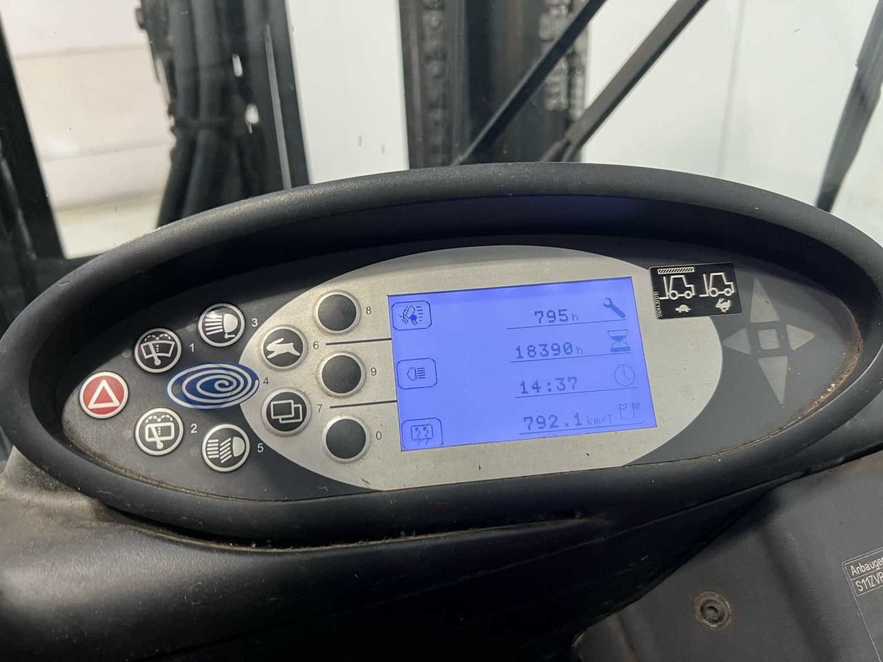 STILL - 2017 - RX 20-18 - FORKLIFT TRIPLEX - FORK POSITIONER - FREELIFT - SIDESHIFT - Forklift: picture 5 STILL - 2017 - RX 20-18 - FORKLIFT TRIPLEX - FORK POSITIONER - FREELIFT - SIDESHIFT - Forklift: picture 5