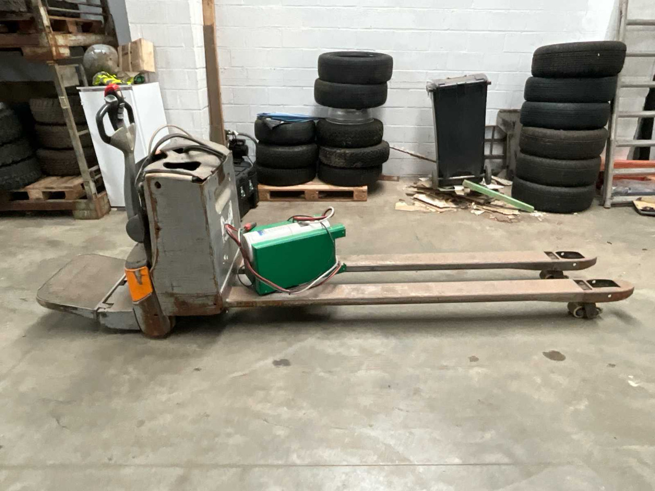 STILL LONG FORKS FORKLIFT - Forklift: picture 2 STILL LONG FORKS FORKLIFT - Forklift: picture 2