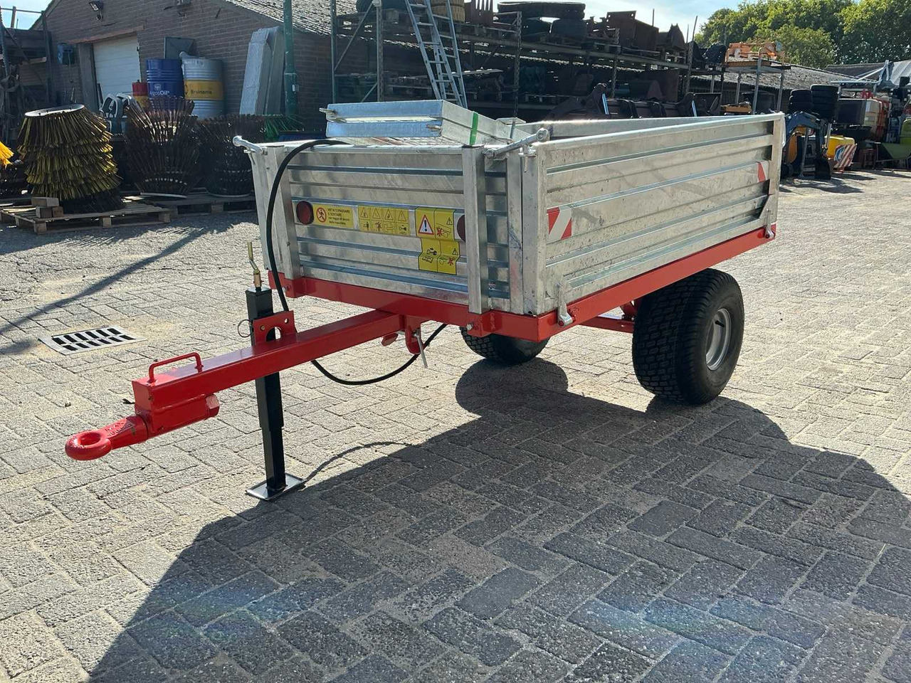 Single axle Dumper trailer - Farm tipping trailer/ Dumper: picture 1 Single axle Dumper trailer - Farm tipping trailer/ Dumper: picture 1