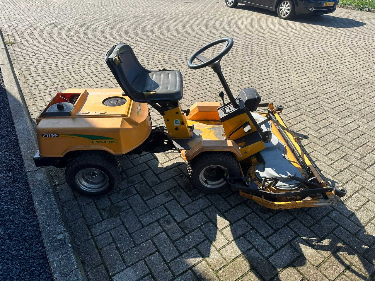 Stiga park - Garden mower: picture 5 Stiga park - Garden mower: picture 5