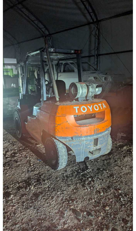 TOYOTA 02-7FG40 FORKLIFT TRUCK - Forklift: picture 2 TOYOTA 02-7FG40 FORKLIFT TRUCK - Forklift: picture 2