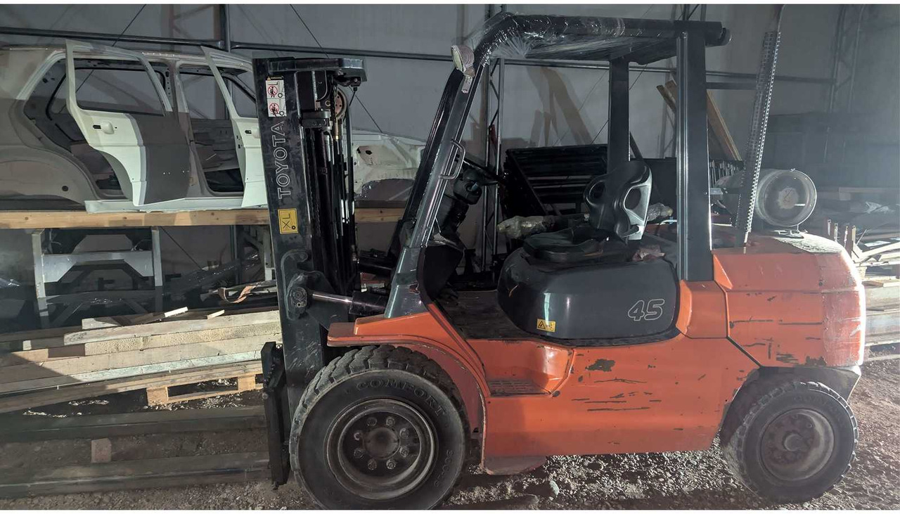 TOYOTA 02-7FG40 FORKLIFT TRUCK - Forklift: picture 1 TOYOTA 02-7FG40 FORKLIFT TRUCK - Forklift: picture 1