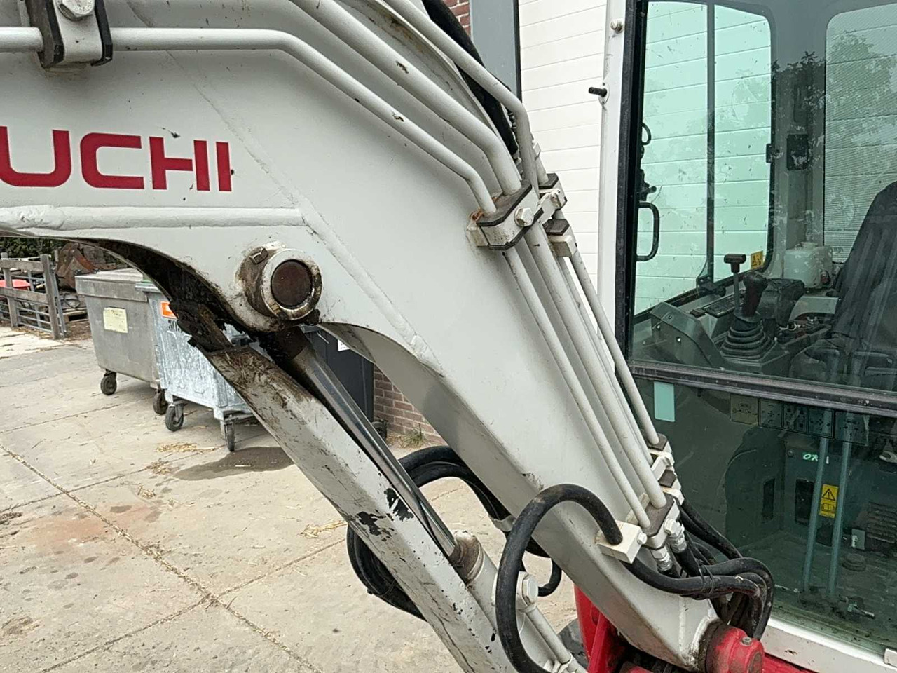 Mini excavator Takeuchi TB 225: picture 12