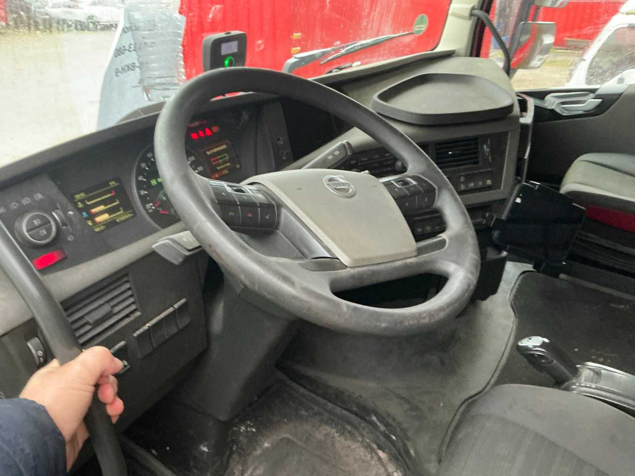 Truck 2018 VOLVO FH TRACTOR UNIT (74113-680): picture 18