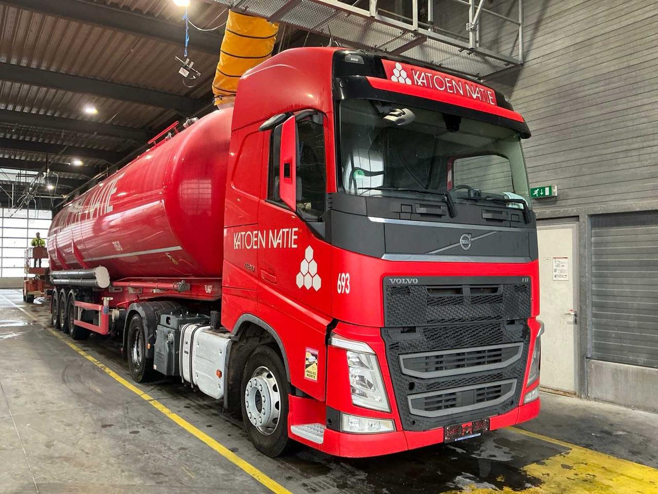 2018 VOLVO FH TRACTOR UNIT (74113-693) - Truck: picture 3 2018 VOLVO FH TRACTOR UNIT (74113-693) - Truck: picture 3