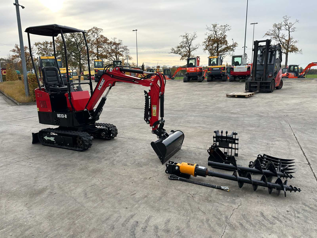 VICSEC - 2025 - VC13R - MINI EXCAVATOR - Mini excavator: picture 3 VICSEC - 2025 - VC13R - MINI EXCAVATOR - Mini excavator: picture 3