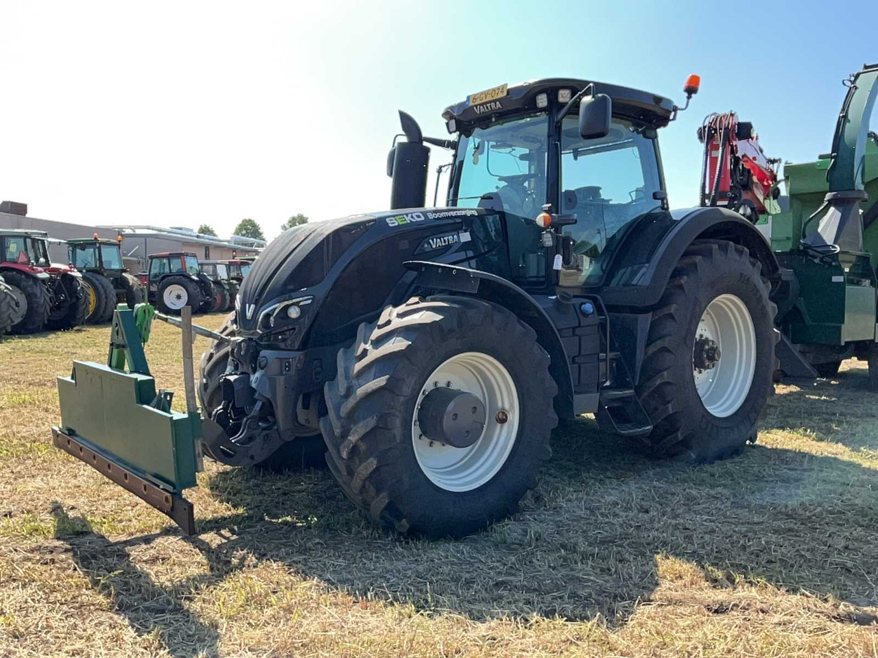 Valtra S374 - Farm tractor: picture 1 Valtra S374 - Farm tractor: picture 1