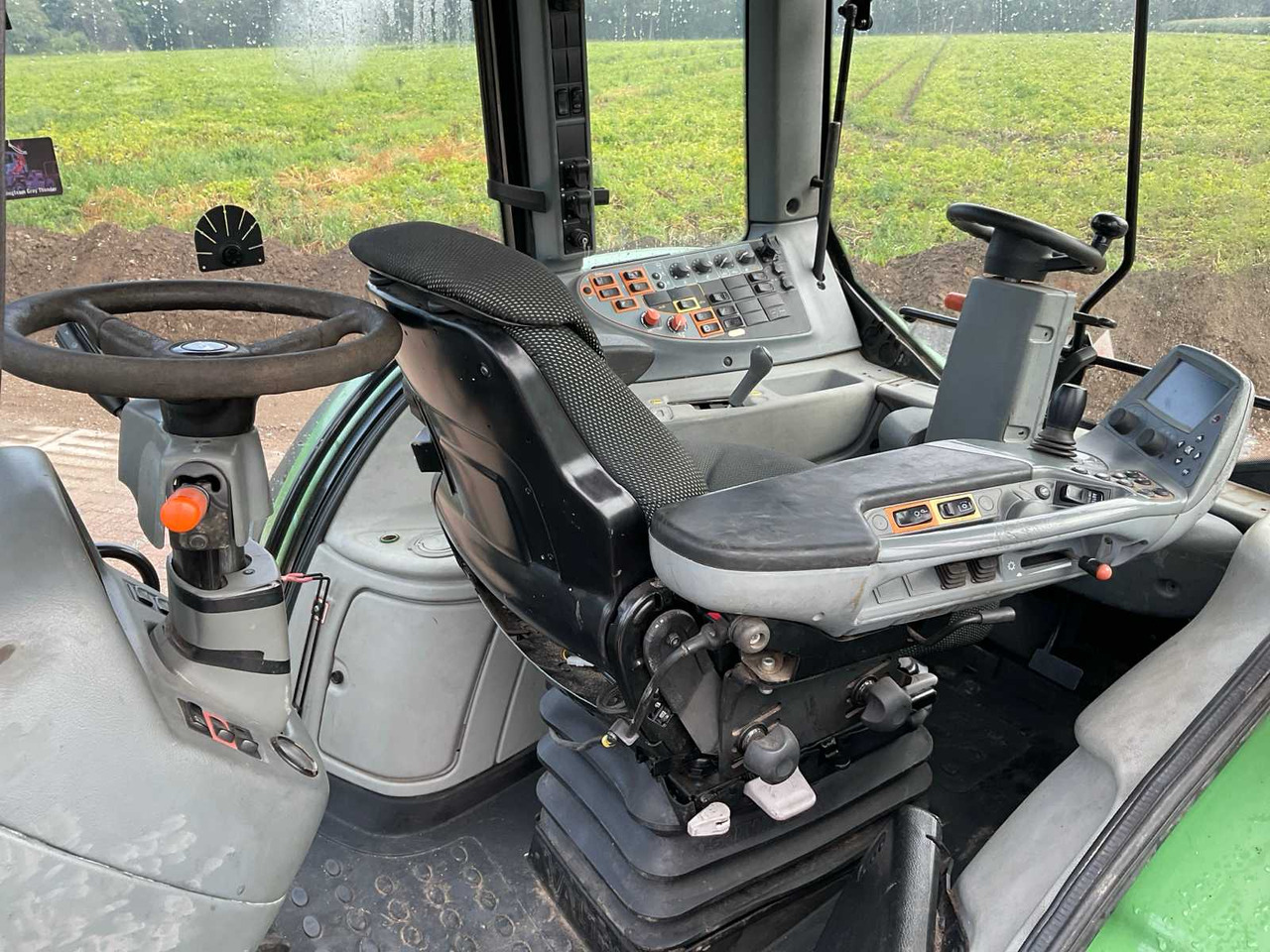 Valtra T163e - Farm tractor: picture 2 Valtra T163e - Farm tractor: picture 2