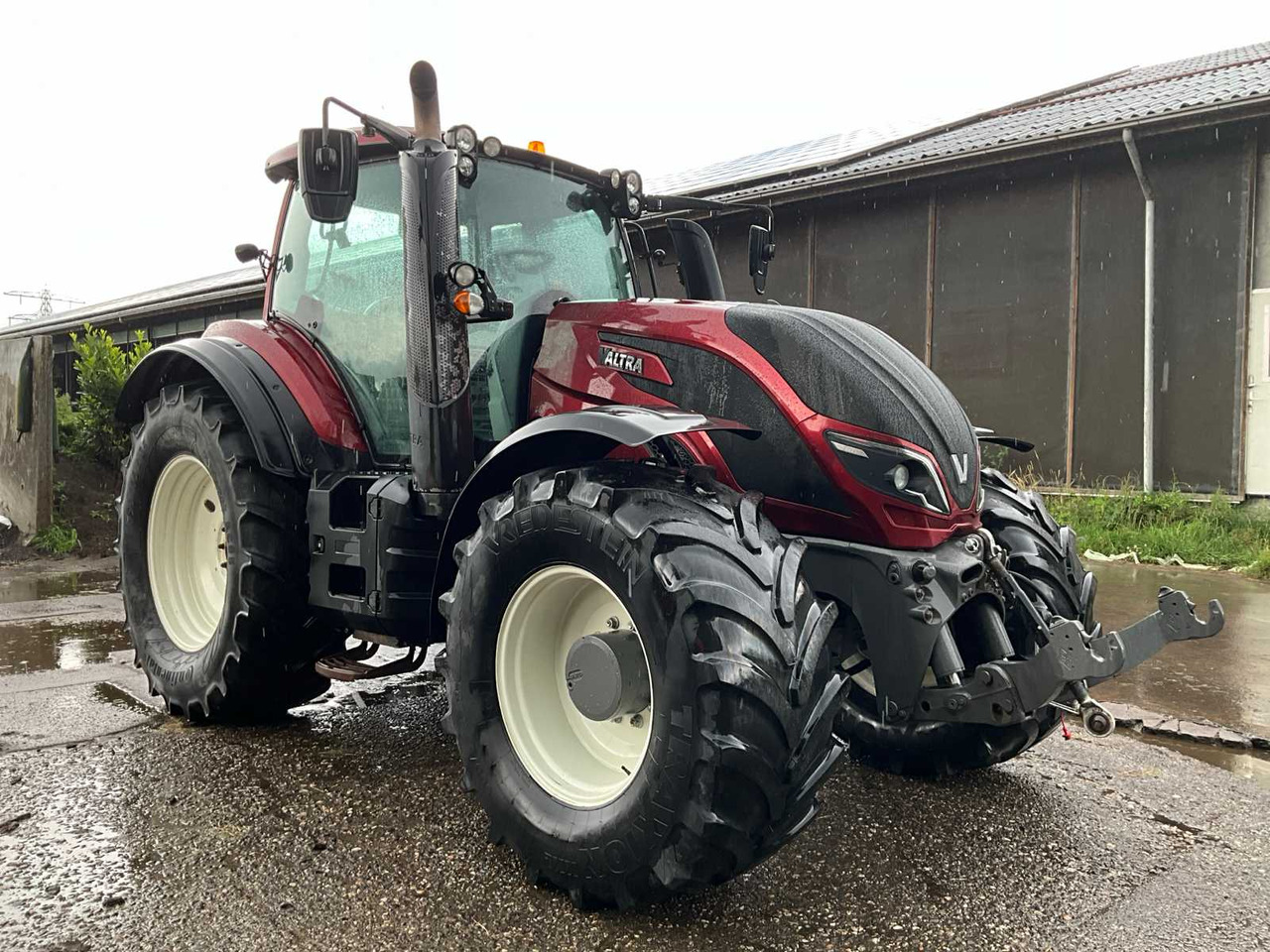 Valtra T214 A - Farm tractor: picture 4 Valtra T214 A - Farm tractor: picture 4