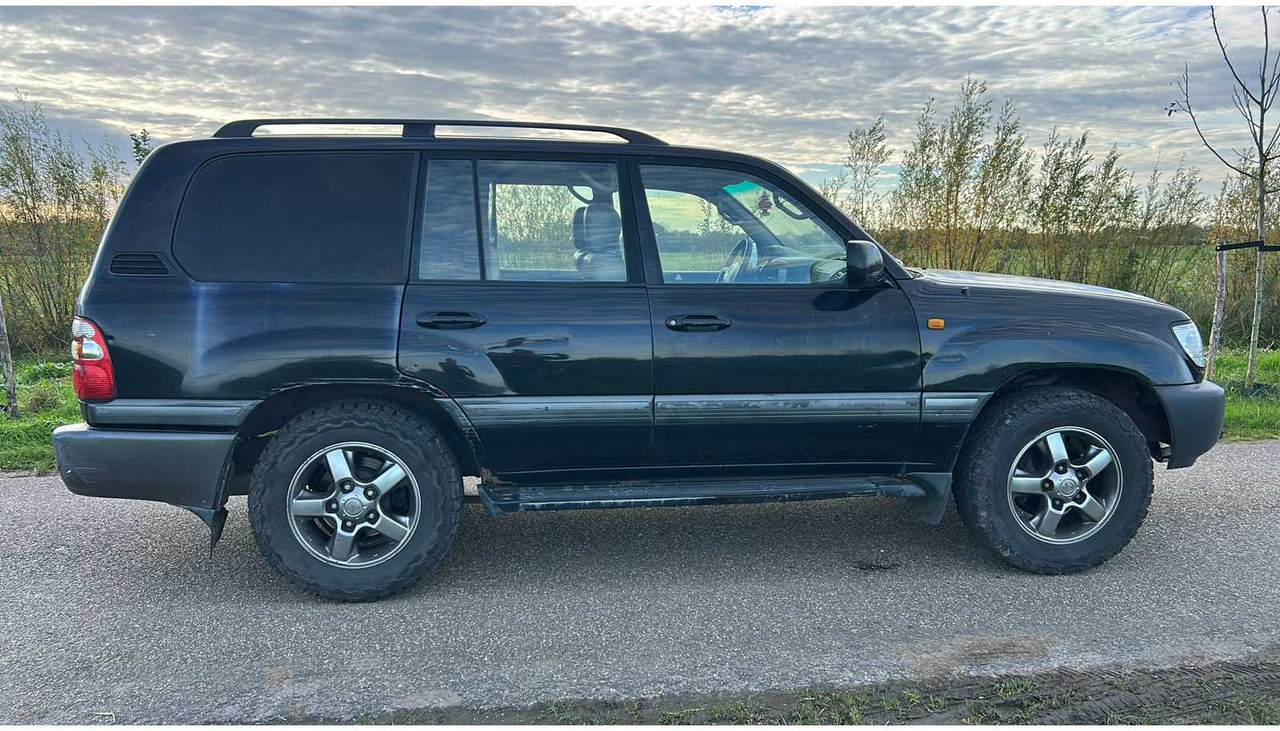 2002 4X4 TOYOTA LANDCRUISER 100 4.2 VX STANDARD ROOF WINDOW VAN - Van: picture 5 2002 4X4 TOYOTA LANDCRUISER 100 4.2 VX STANDARD ROOF WINDOW VAN - Van: picture 5