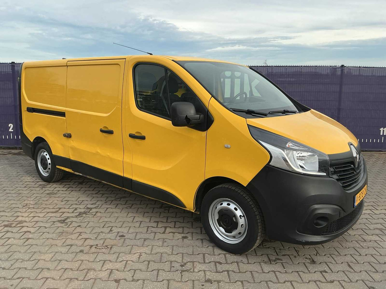 2017 - RENAULT - TRAFIC - 1.6 DCI T29L2H1COMEN - COMMERCIAL VEHICLE - Van: picture 2 2017 - RENAULT - TRAFIC - 1.6 DCI T29L2H1COMEN - COMMERCIAL VEHICLE - Van: picture 2