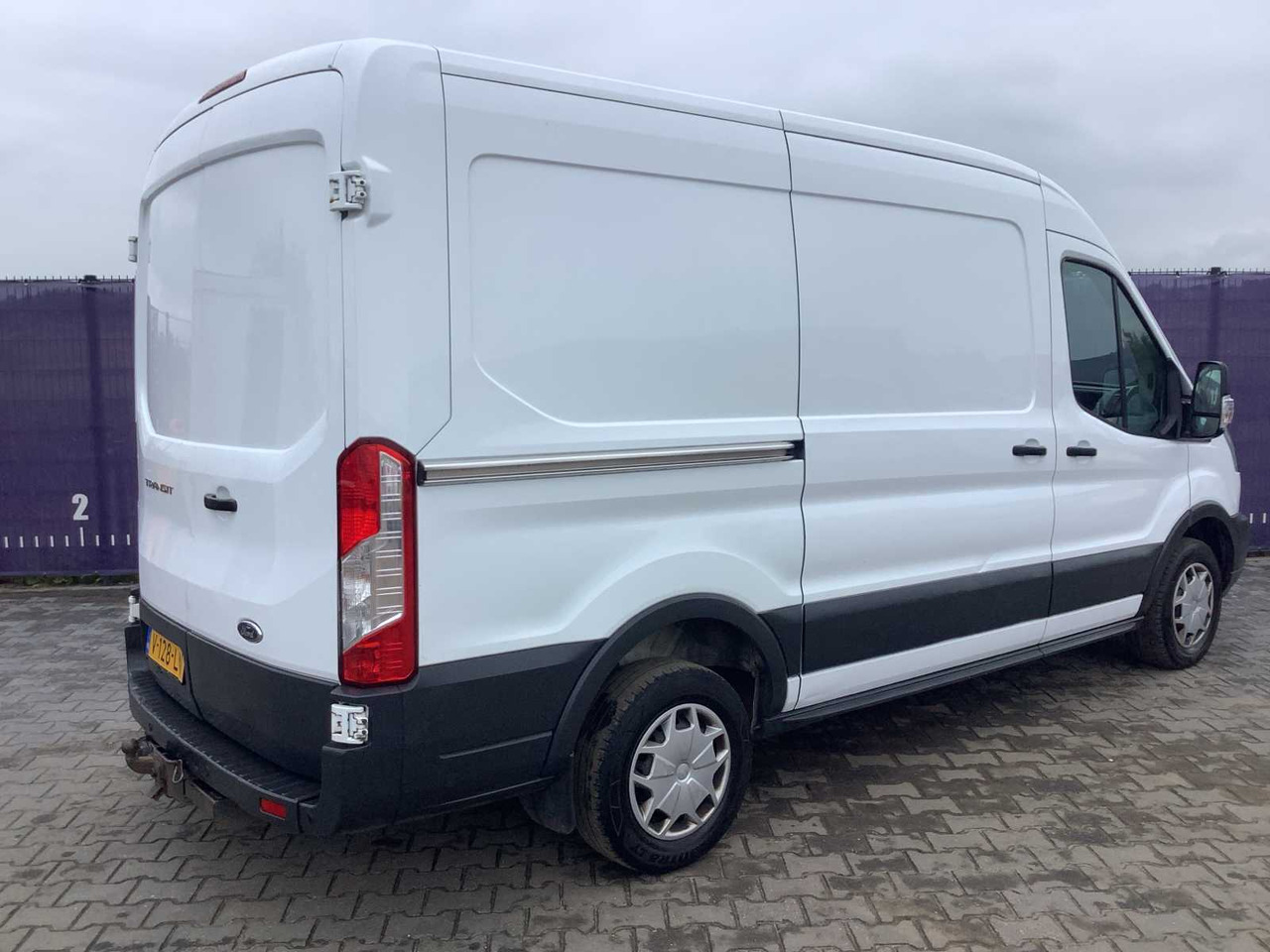 2018 - FORD - TRANSIT - 290 2.0 TDCI L2H2 TR - COMMERCIAL VEHICLE - Van: picture 4 2018 - FORD - TRANSIT - 290 2.0 TDCI L2H2 TR - COMMERCIAL VEHICLE - Van: picture 4