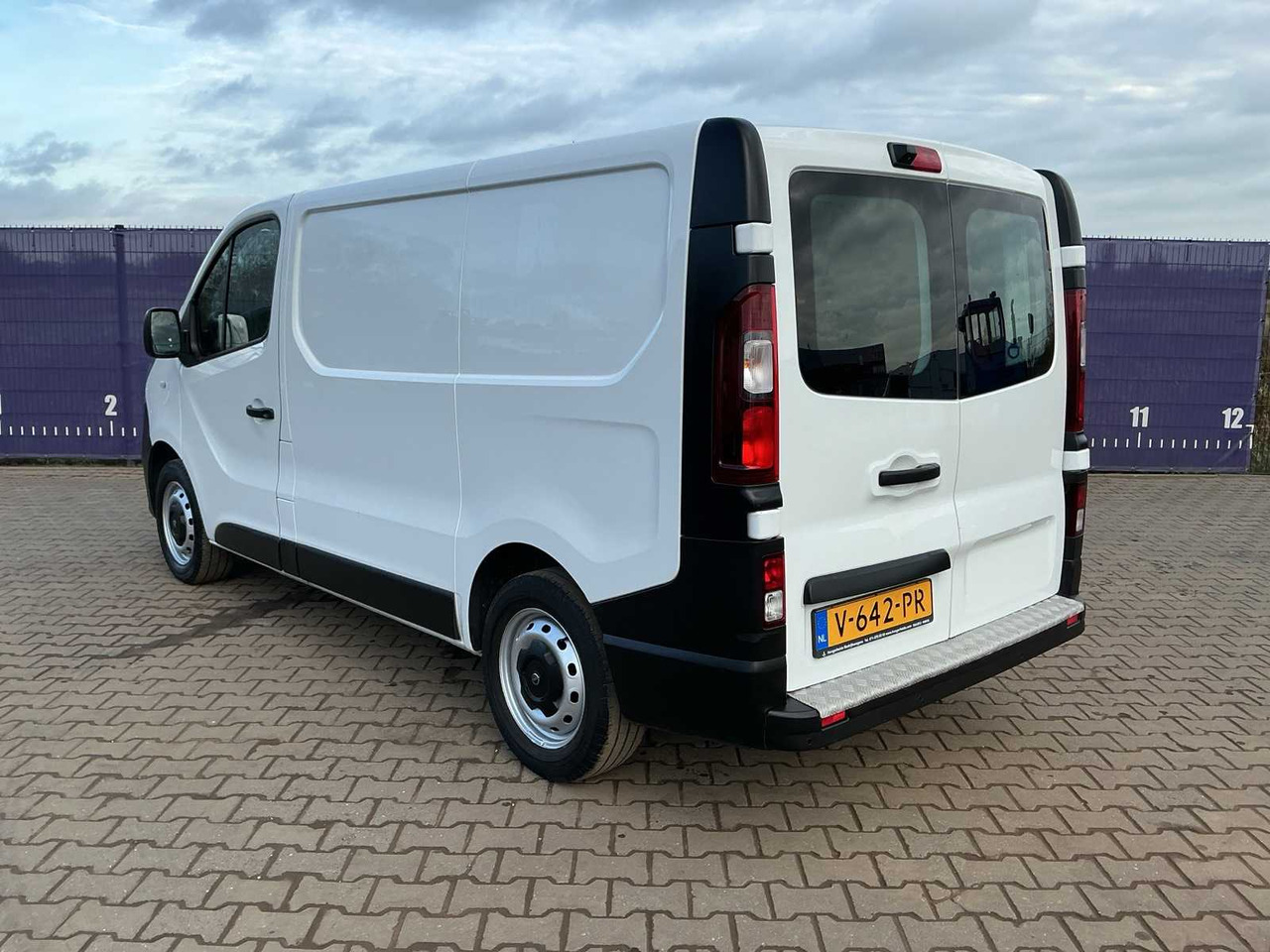 2018 - OPEL - VIVARO - 1.6 CDTI L1H1 ED. - COMMERCIAL VEHICLE - Van: picture 3 2018 - OPEL - VIVARO - 1.6 CDTI L1H1 ED. - COMMERCIAL VEHICLE - Van: picture 3