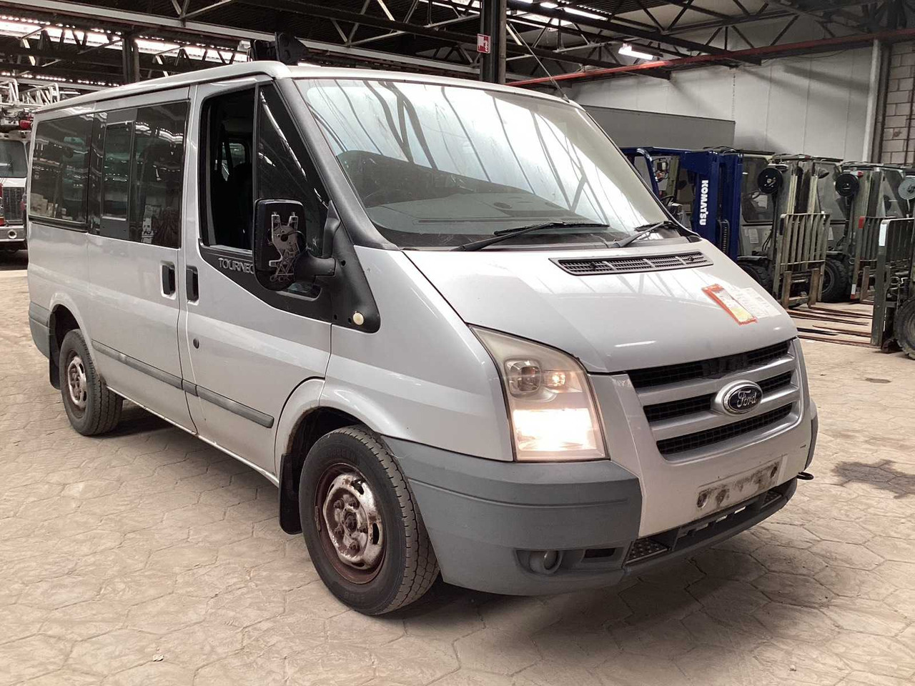 FORD COMMERCIAL VEHICLE TOUR - Van: picture 2 FORD COMMERCIAL VEHICLE TOUR - Van: picture 2