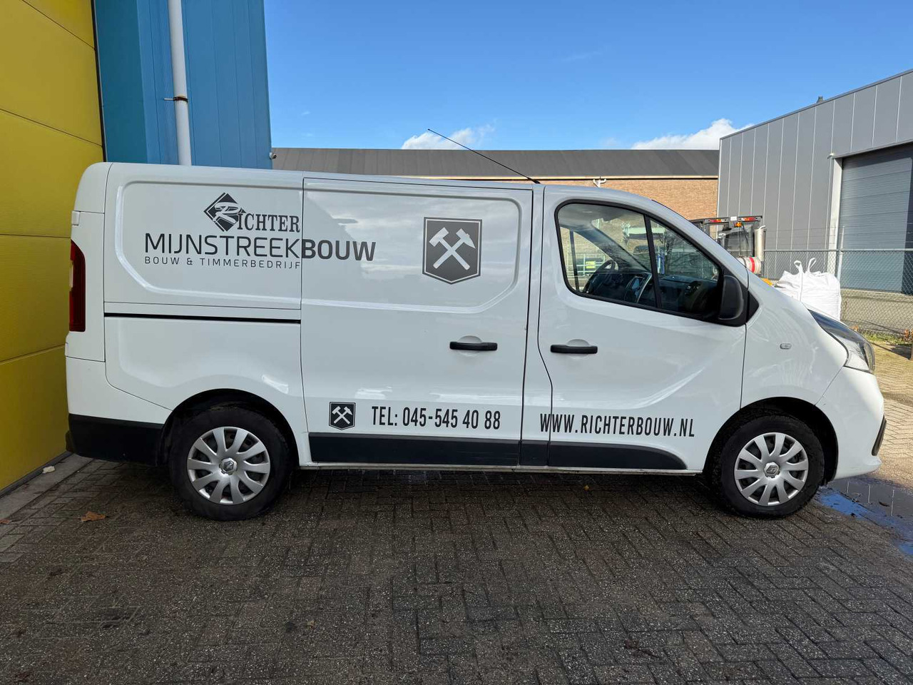 RENAULT - TRAFIC - 1.6 DCI T27 L1H1 COM YEAR: 2019 V-869-ZT - Van: picture 3 RENAULT - TRAFIC - 1.6 DCI T27 L1H1 COM YEAR: 2019 V-869-ZT - Van: picture 3