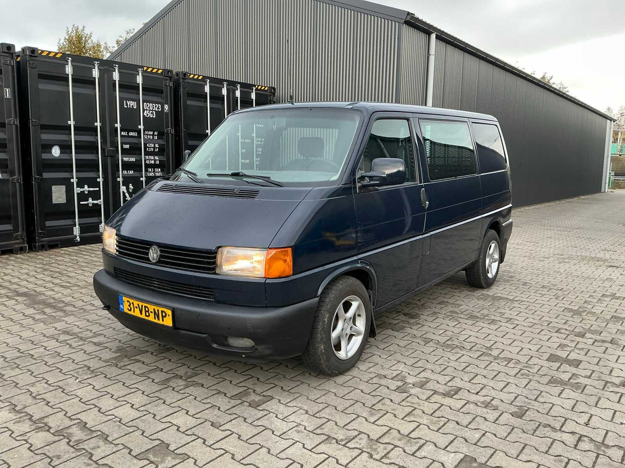 VOLKSWAGEN TRANSPORTER T4 2.4D 5 CYLINDER COMMERCIAL VEHICLE WITH RAMP/LOADING PLATFORM - Van: picture 1 VOLKSWAGEN TRANSPORTER T4 2.4D 5 CYLINDER COMMERCIAL VEHICLE WITH RAMP/LOADING PLATFORM - Van: picture 1