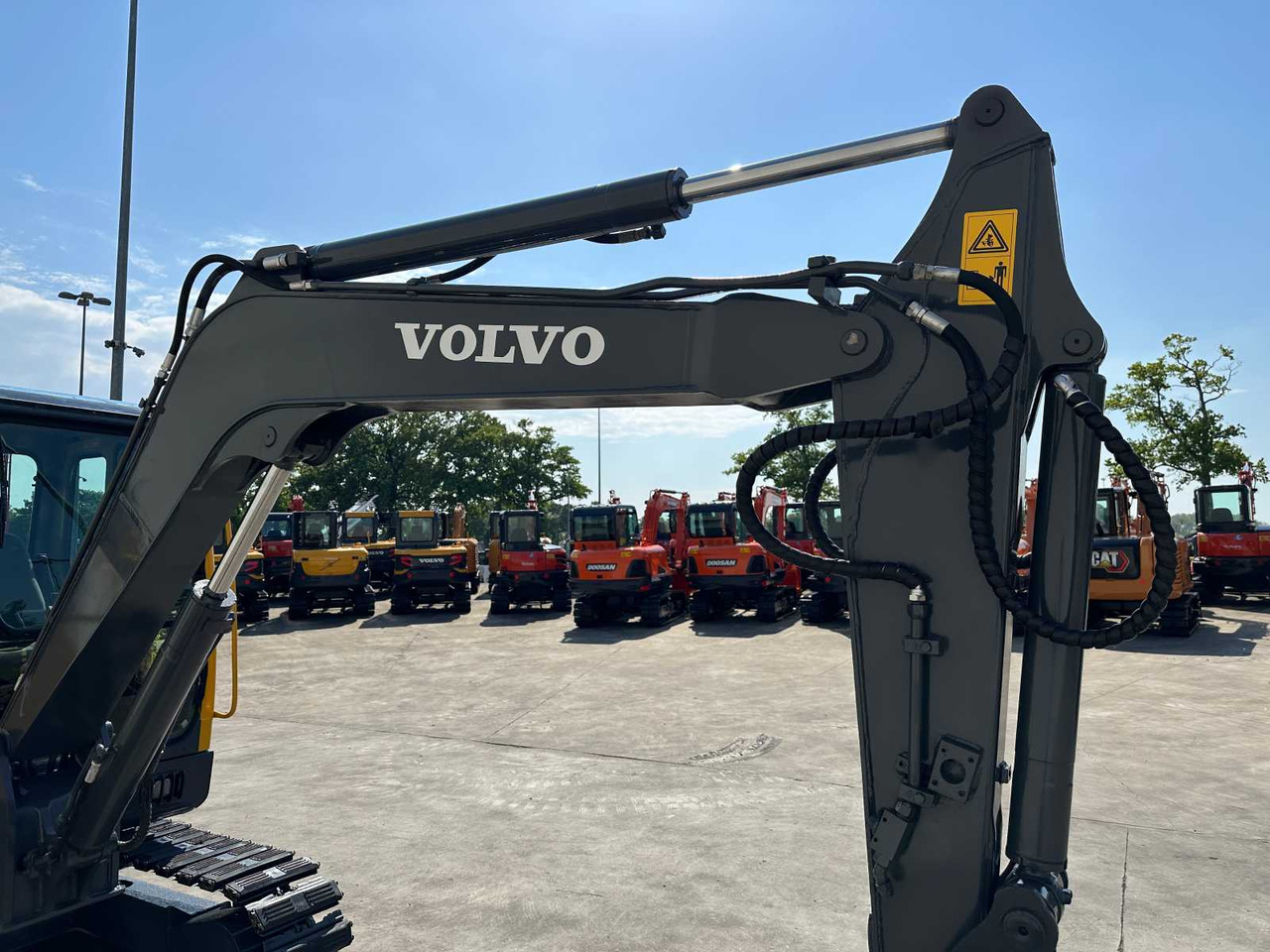 Crawler excavator Volvo EC55B: picture 12