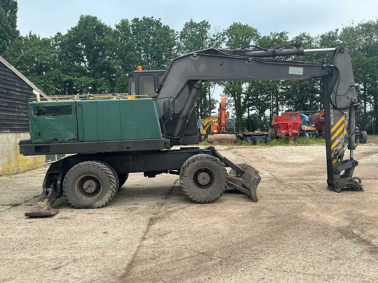 Volvo EW200 - Wheel excavator: picture 4 Volvo EW200 - Wheel excavator: picture 4