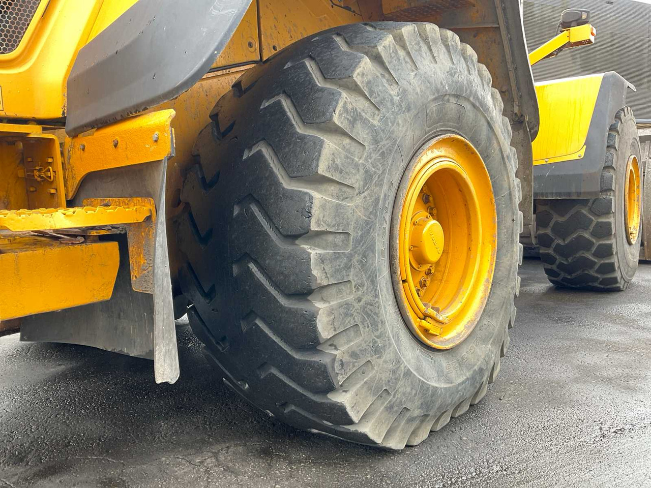 Wheel loader Volvo L180H: picture 25