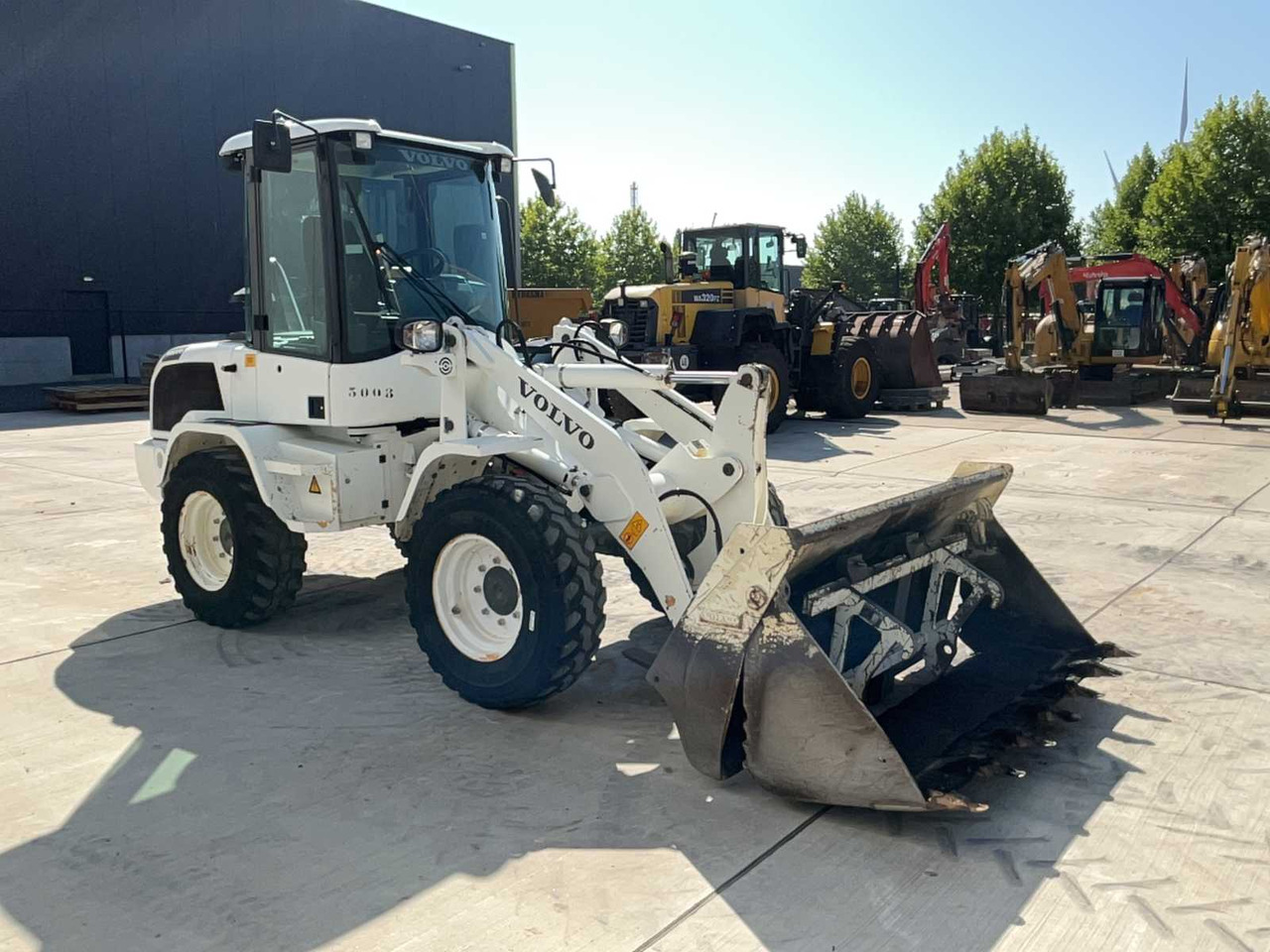 Volvo L30G - Wheel loader: picture 3 Volvo L30G - Wheel loader: picture 3