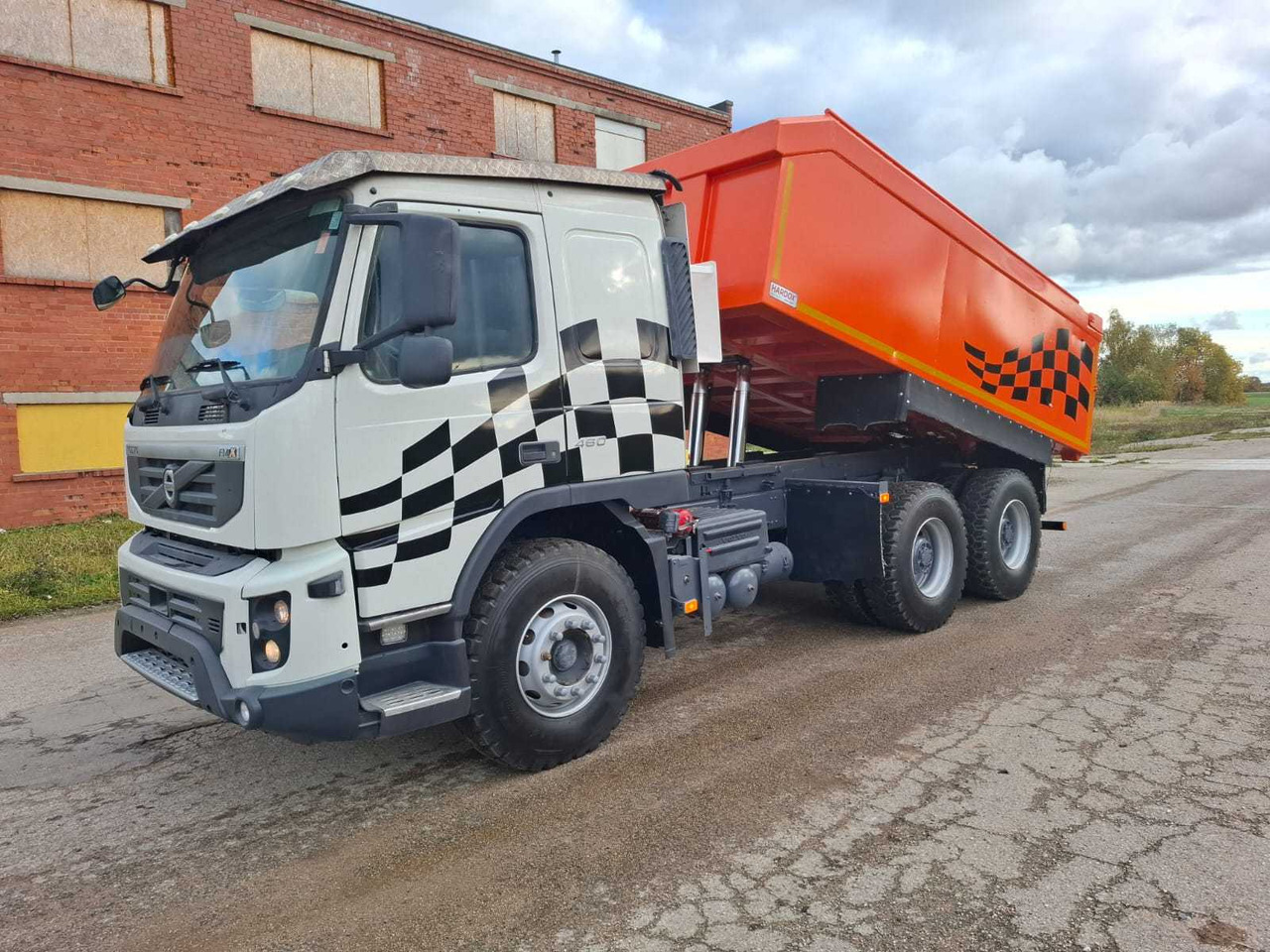 Volvo VOLVO - FM 460 - DUMPER TRUCK - 2012 - Dumper: picture 2 Volvo VOLVO - FM 460 - DUMPER TRUCK - 2012 - Dumper: picture 2