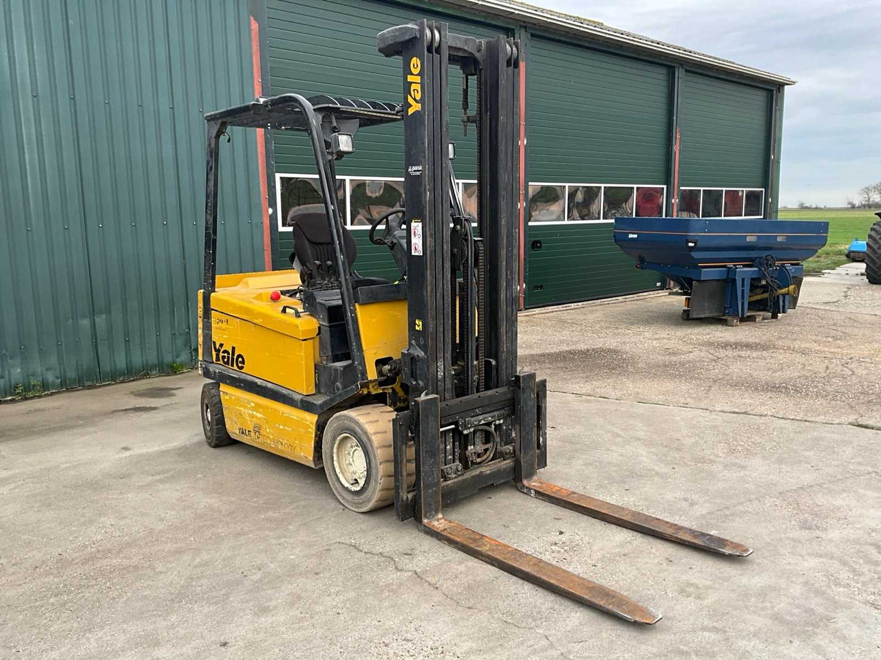 YALE ERP 30ALF FORKLIFT - Forklift: picture 4 YALE ERP 30ALF FORKLIFT - Forklift: picture 4