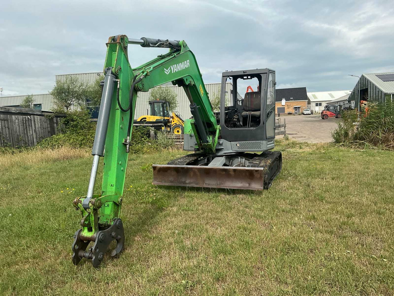 YANMAR VIO80U - Crawler excavator: picture 3 YANMAR VIO80U - Crawler excavator: picture 3