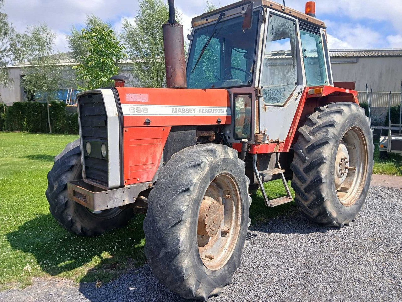 Massey Ferguson 698 - Farm tractor: picture 1 Massey Ferguson 698 - Farm tractor: picture 1