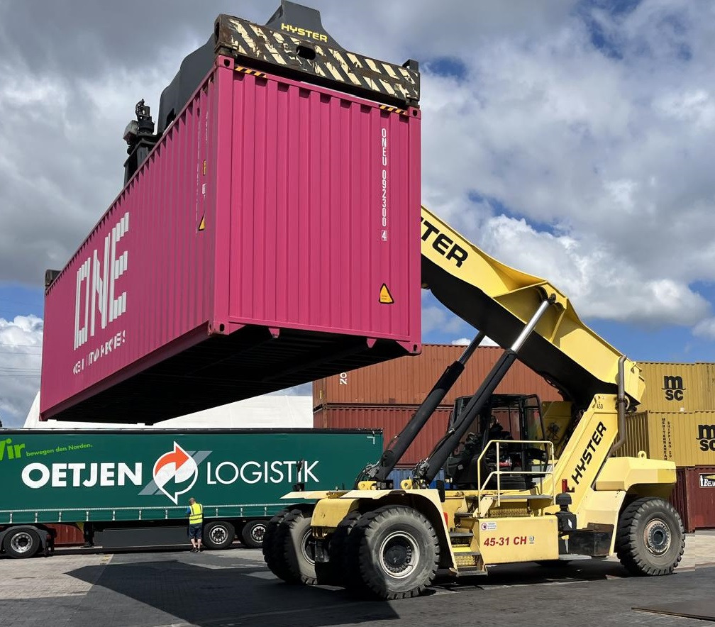 Hyster RS45-31CH - Reach stacker: picture 1 Hyster RS45-31CH - Reach stacker: picture 1