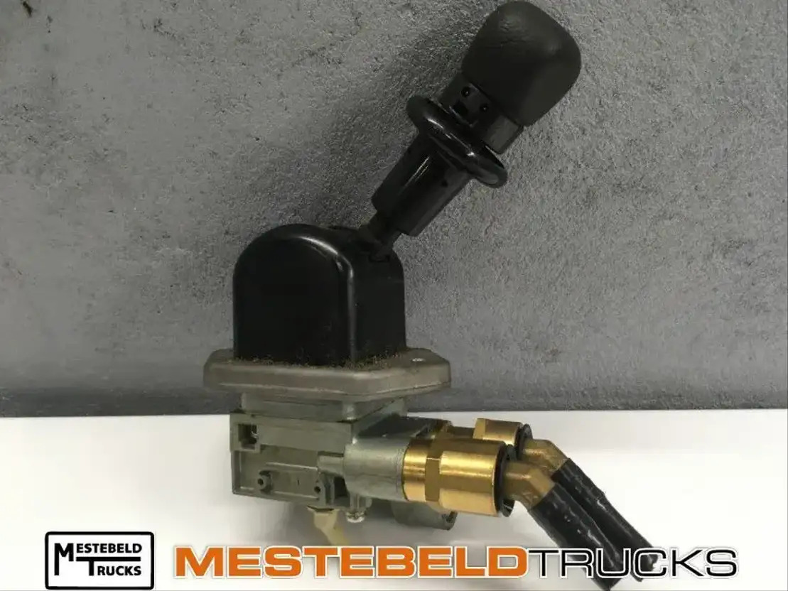 DAF Handrembediening - Brake parts for Truck: picture 1 DAF Handrembediening - Brake parts for Truck: picture 1