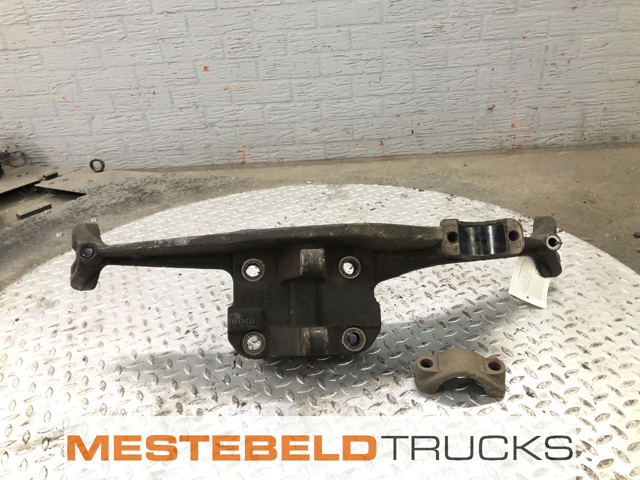 DAF Luchtveerjuk CF rechts - Frame/ Chassis for Truck: picture 1 DAF Luchtveerjuk CF rechts - Frame/ Chassis for Truck: picture 1