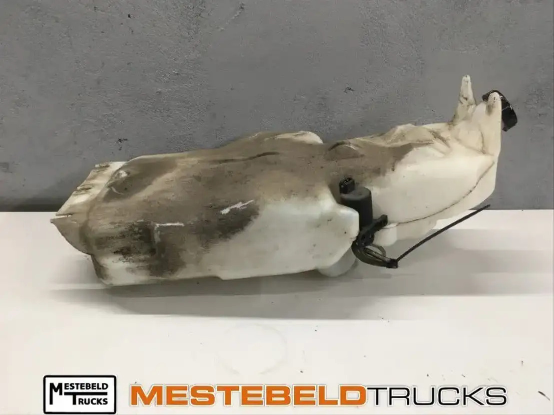 DAF Ruitensproeierreservoir LF 45 - Cab and interior for Truck: picture 1 DAF Ruitensproeierreservoir LF 45 - Cab and interior for Truck: picture 1