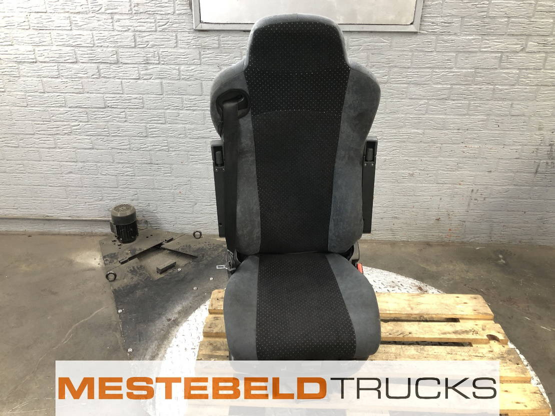 Iveco Bijrijdersstoel luchtgeveerd - Seat for Truck: picture 1 Iveco Bijrijdersstoel luchtgeveerd - Seat for Truck: picture 1