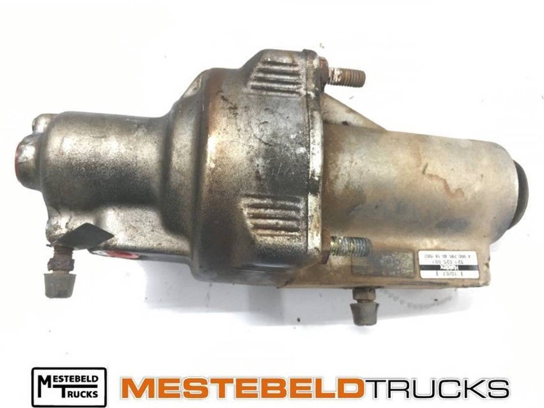 Mercedes-Benz Koppelingsbekrachtiger Atego - Clutch servo for Truck: picture 1 Mercedes-Benz Koppelingsbekrachtiger Atego - Clutch servo for Truck: picture 1