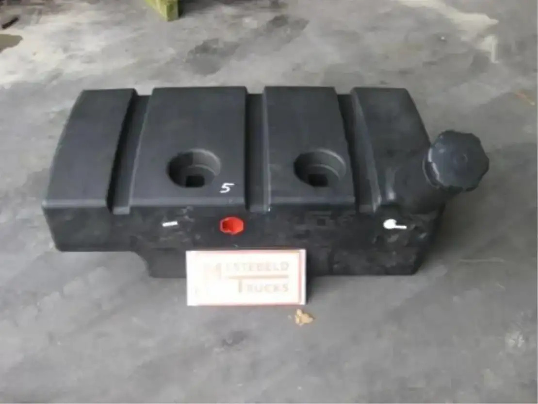 Mercedes-Benz Tank - Fuel tank for Truck: picture 1 Mercedes-Benz Tank - Fuel tank for Truck: picture 1