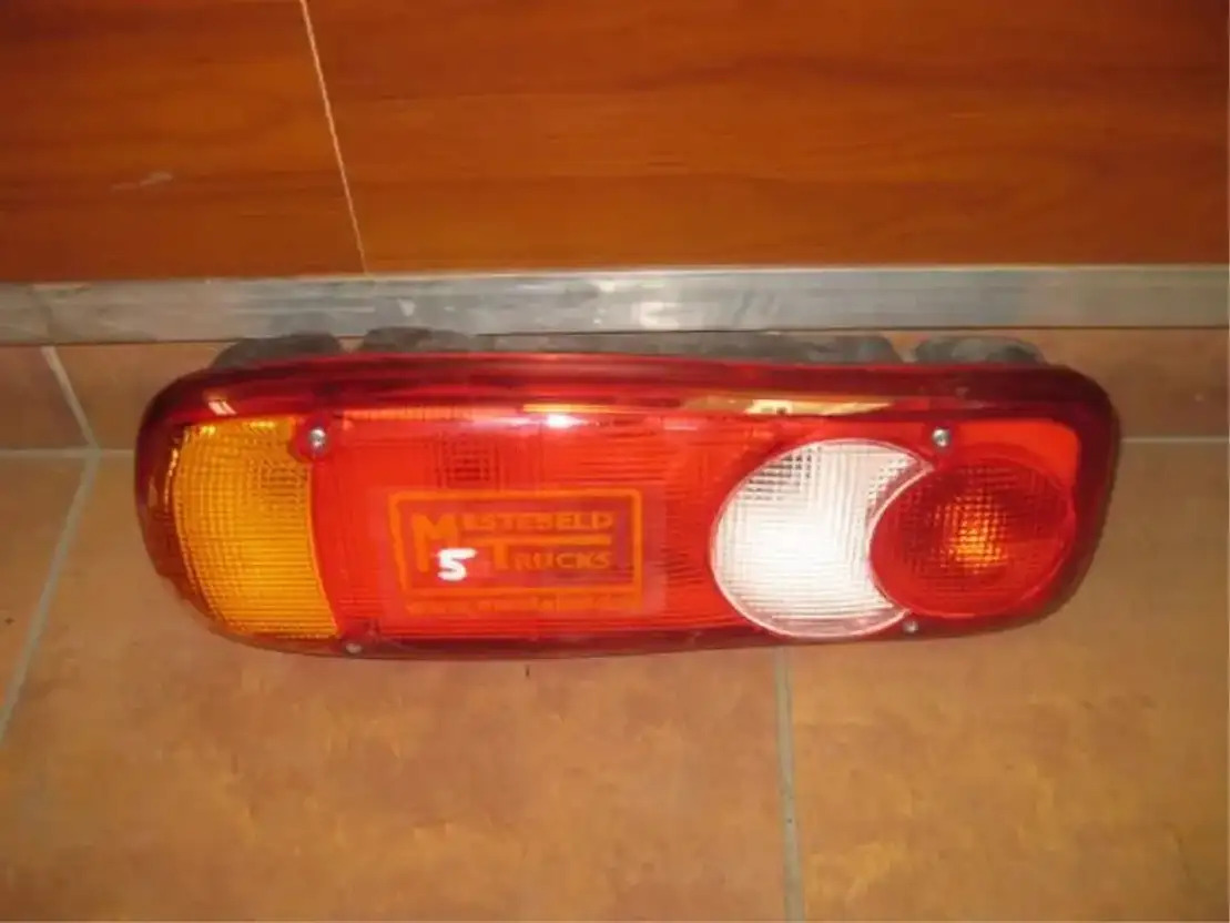 Renault Achterlamp - Electrical system for Truck: picture 1 Renault Achterlamp - Electrical system for Truck: picture 1