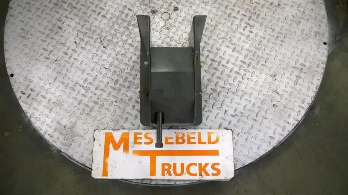 Renault R eservewielhouder - Wheels and tires for Truck: picture 1 Renault R eservewielhouder - Wheels and tires for Truck: picture 1