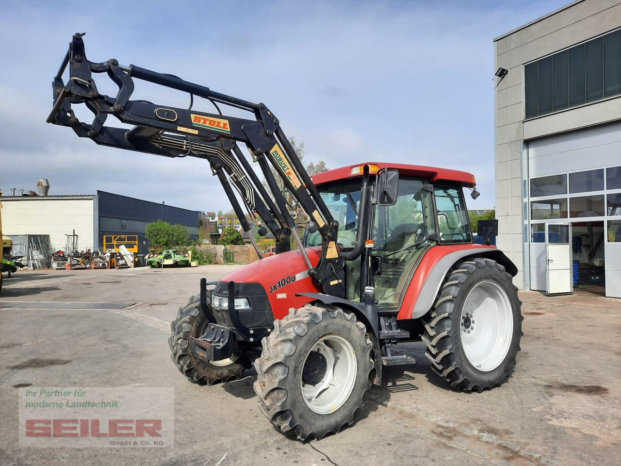 Case IH JX 100 U - Farm tractor: picture 2 Case IH JX 100 U - Farm tractor: picture 2