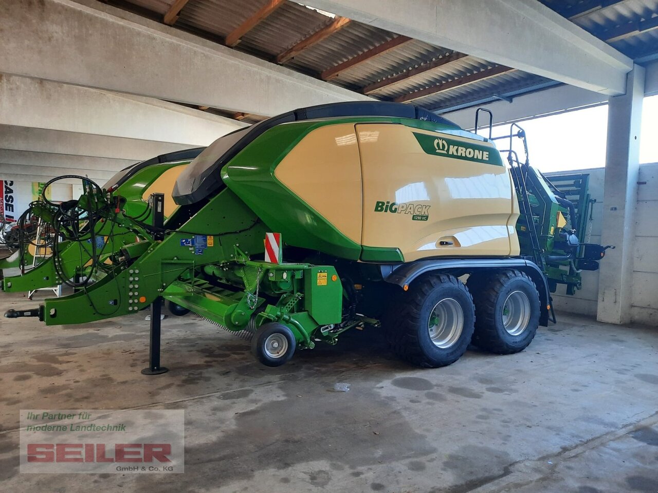 Krone Big Pack 1290 VC - Square baler: picture 1 Krone Big Pack 1290 VC - Square baler: picture 1