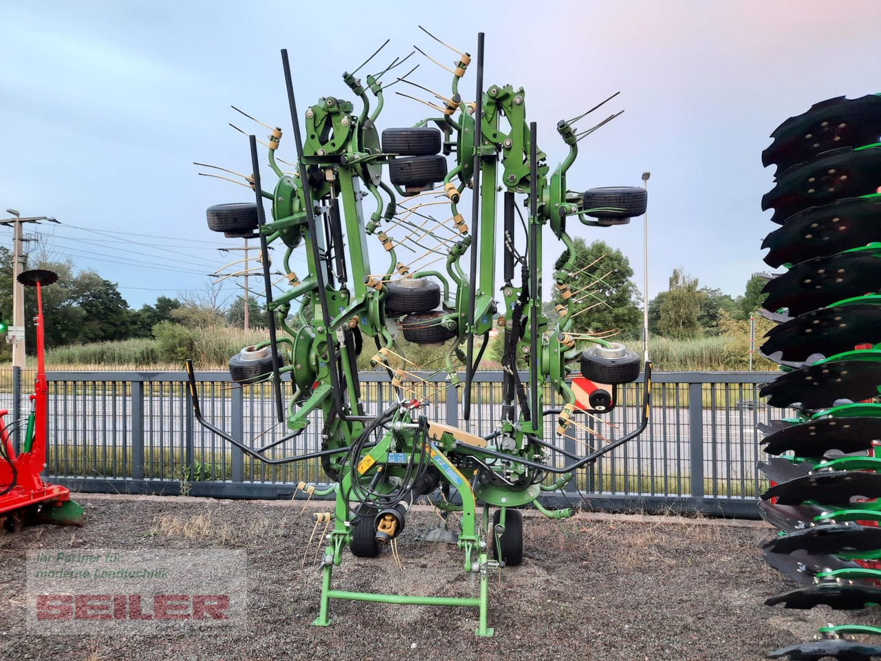 Krone Vendro 1120 - Tedder/ Rake: picture 3 Krone Vendro 1120 - Tedder/ Rake: picture 3