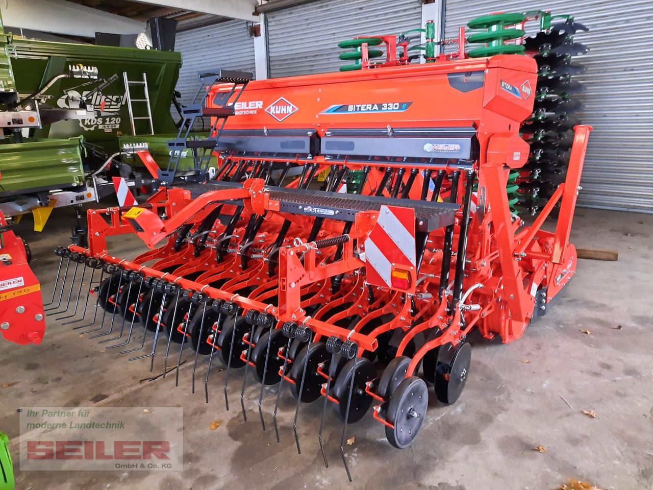 Kuhn HR 304 + Sitera 330-20E - Combine seed drill: picture 1 Kuhn HR 304 + Sitera 330-20E - Combine seed drill: picture 1