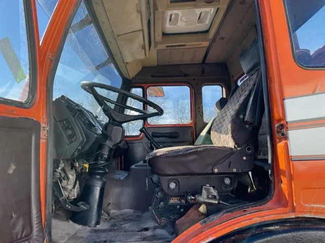 Tipper Mercedes-Benz AK 2635 6x4 V8: picture 9