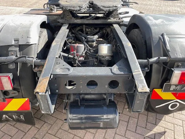 MAN 19.463 6 Cilinder Manual pomp EURO 2 - Tractor unit: picture 5 MAN 19.463 6 Cilinder Manual pomp EURO 2 - Tractor unit: picture 5
