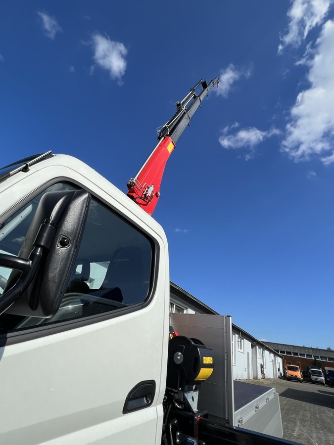 FUSO 3S15 Alu Pritsche Ladekran 34S 3 x hydr. - Flatbed van: picture 5 FUSO 3S15 Alu Pritsche Ladekran 34S 3 x hydr. - Flatbed van: picture 5