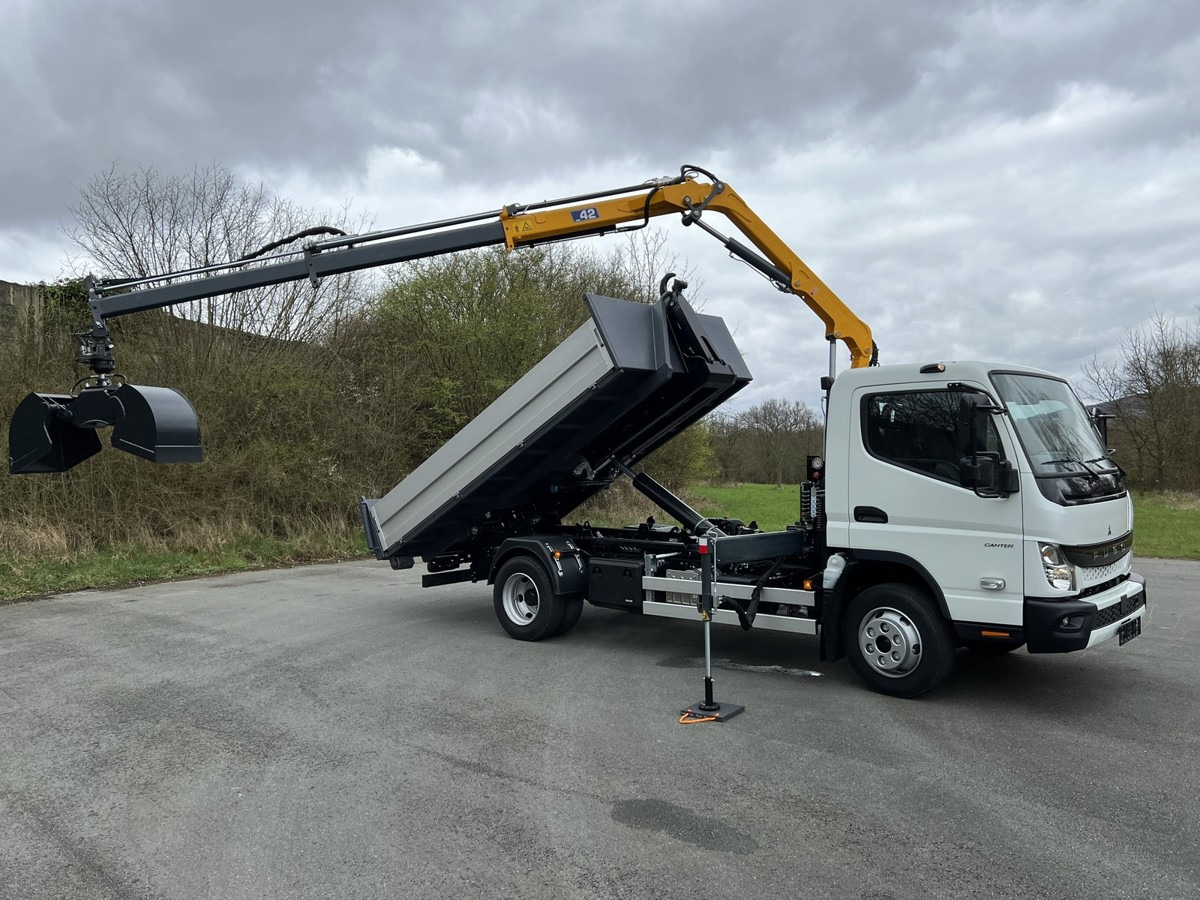 FUSO FUSO 9C18 City Abrollkipper + Ladekran m.Greifer - Hook lift truck, Crane truck: picture 4 FUSO FUSO 9C18 City Abrollkipper + Ladekran m.Greifer - Hook lift truck, Crane truck: picture 4