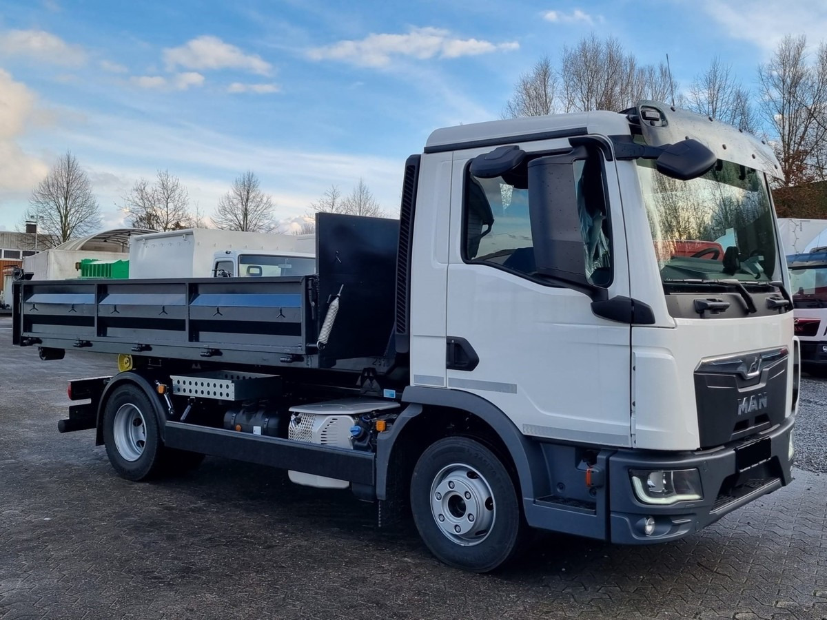 MAN TGL 8.220 BL City Abollkipper 6t TipMatic AHKx2 - Hook lift truck: picture 3 MAN TGL 8.220 BL City Abollkipper 6t TipMatic AHKx2 - Hook lift truck: picture 3