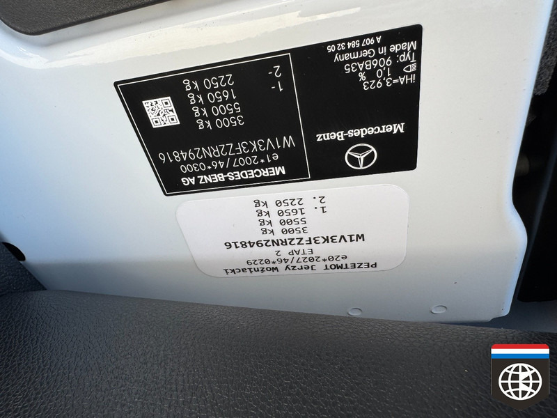 Mercedes-Benz Sprinter Laadbak verwarming - IDEAAL VOOR TRANSPORT VAN BLOEMEN IN DOZEN en/ of KRATTEN - Box van: picture 2 Mercedes-Benz Sprinter Laadbak verwarming - IDEAAL VOOR TRANSPORT VAN BLOEMEN IN DOZEN en/ of KRATTEN - Box van: picture 2