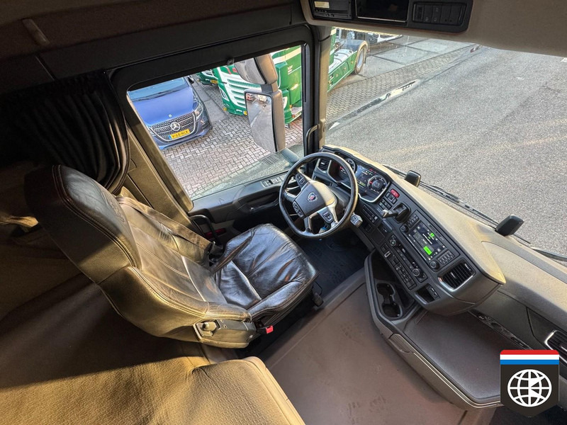 Scania R450 PTO HYDRAULIC / ALU WHEELS / RETARDER / CLEAN NL TRUCK - Tractor unit: picture 4 Scania R450 PTO HYDRAULIC / ALU WHEELS / RETARDER / CLEAN NL TRUCK - Tractor unit: picture 4